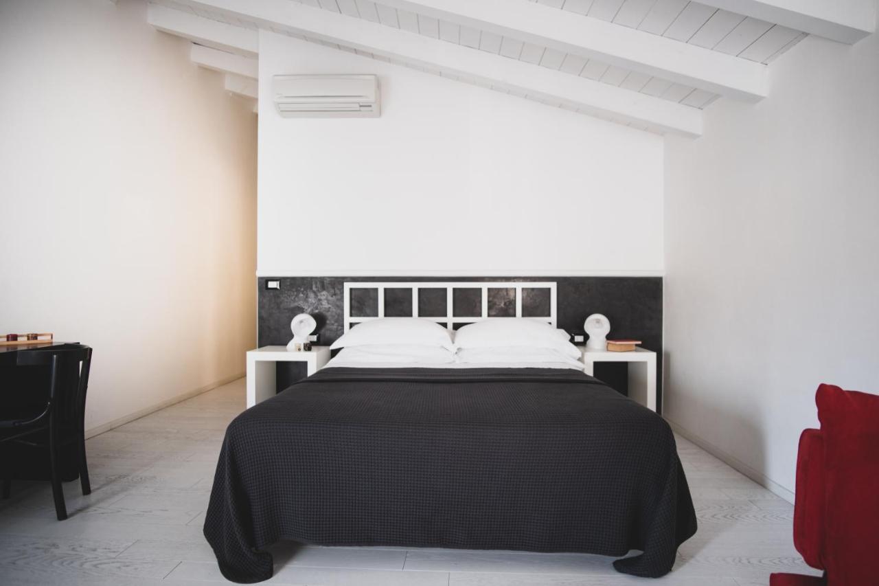 Casa Fola - City Centre Rooms Verona Buitenkant foto