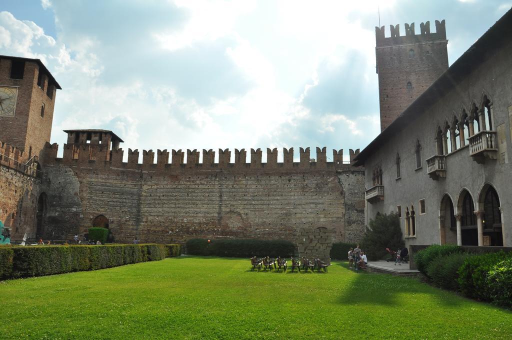 Casa Fola - City Centre Rooms Verona Buitenkant foto