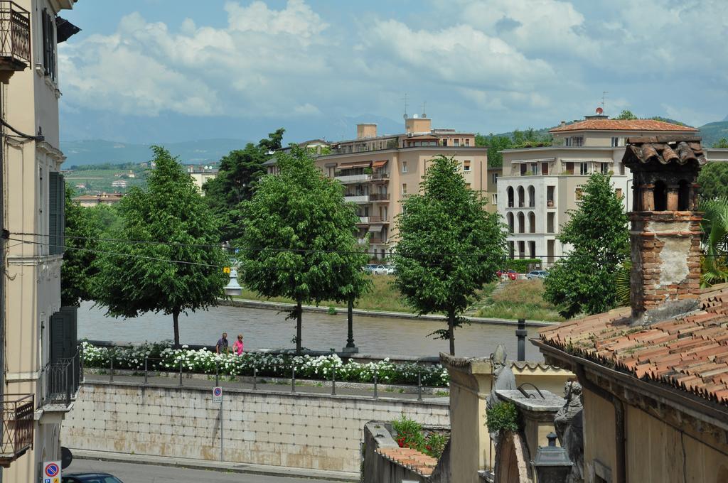Casa Fola - City Centre Rooms Verona Buitenkant foto